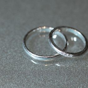 【ティファニー(Tiffany & Co.)の口コミ】 デザインが可愛らしく、かつ派手すぎないのが決め手でした。
元々はダイヤ…