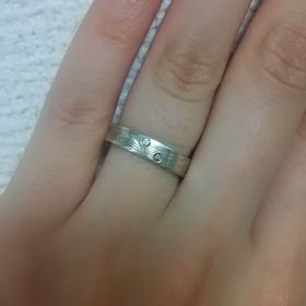 【杢目金屋(もくめがねや)の口コミ】 誰とも被らないような和風のデザインが魅力的でした。刀のツバを作る伝統…