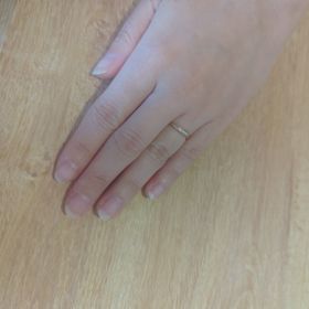 【VANillA(ヴァニラ)の口コミ】 シンプルだけど人と被らないようなデザインだったため。
仕事中でも着用し…