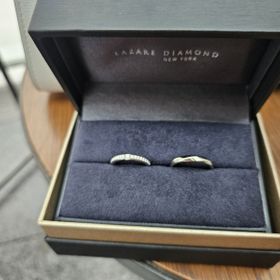 【ラザール ダイヤモンド(LAZARE DIAMOND)の口コミ】 婚約品として時計をいただいたので、結婚指輪は華やかなものを考えていま…