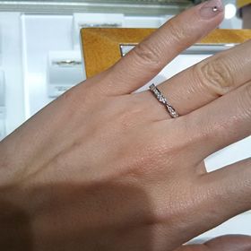 【STAR JEWELRY(スタージュエリー)の口コミ】 ずっとつけていても家事や料理するときに気にならないちょうどよい細さで…