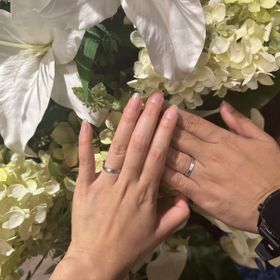 【TANZO.(鍛造指輪)の口コミ】 デザインやサイズが希望通りなものが作れるから。
様々な提案の中からひと…