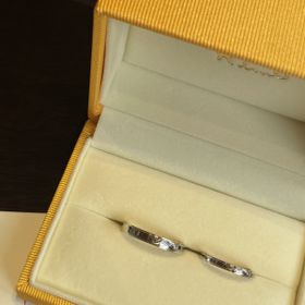 【ケイウノ ブライダル(K.UNO BRIDAL)の口コミ】 デザインで決めました。
一生に一度なので 値札は見ず
可愛い 綺麗と思っ…