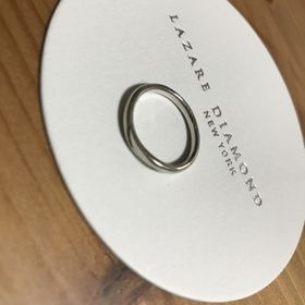 【ラザール ダイヤモンド(LAZARE DIAMOND)の口コミ】 ストレートなのにウェーブっぽく見えるデザインがちょうど良く個性的で気…