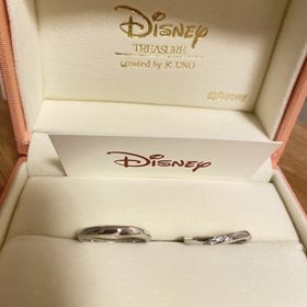 【ケイウノ ブライダル(K.UNO BRIDAL)の口コミ】 短い指がコンプレックスですが、指輪が少しカーブがかっているのでストー…