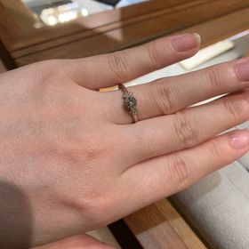 【AbHeri(アベリ)】の口コミ どの指輪も繊細な作りでかわいらしく、こだわりを感じます。
全体的にアー...