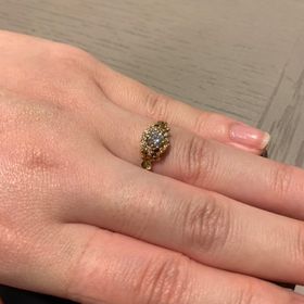 【アッシュペーフランス(H.P.FRANCE)の口コミ】 とても繊細な作りで素敵です！
アンティーク調で私好みのデザインでした。…