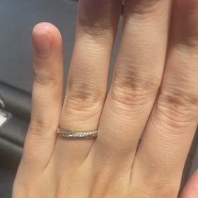 【エクセルコダイヤモンド(EXELCO DIAMOND)の口コミ】 ブライダル指輪専門店なので、デザインが豊富にありました。ミル打ちのデ…