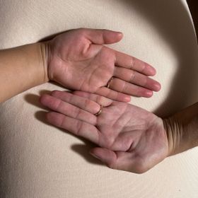 【ケイウノ ブライダル(K.UNO BRIDAL)の口コミ】 私は指が太く短かっため少しでも長く見えるような素敵な指輪を探していま…