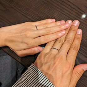 【ケイウノ ブライダル(K.UNO BRIDAL)の口コミ】 デザインが気に入りました。艶消しと艶ありをフレキシブルに選べる点も◯。…