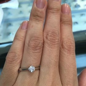【宝寿堂(ほうじゅどう)の口コミ】 有名ブランドも候補にあげていましたが、カラットは0.41ct、カラーはD、ク…
