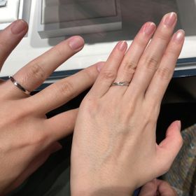 【銀座ダイヤモンドシライシの口コミ】 細かなミルうちの入ったリングや幅の細めのリングなど、華奢なデザインの…