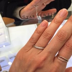 【STAR JEWELRY(スタージュエリー)の口コミ】 ダイアモンドが複数ついているので、傷が気になら無さそうで長く使えそう…