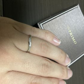 【アイプリモ(I-PRIMO)の口コミ】 ウェーブのデザインがとても可愛かったから。
ダイヤが多めについていたけ…