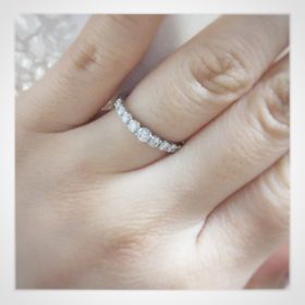 【銀座ダイヤモンドシライシの口コミ】 周りとあまり被らない上に、普段使いできる少しゴージャスなデザインに惹…