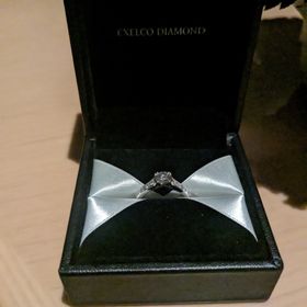 【エクセルコダイヤモンド(EXELCO DIAMOND)の口コミ】 デザインが探して求めていたものだったのでこちらを選びました。予約して…