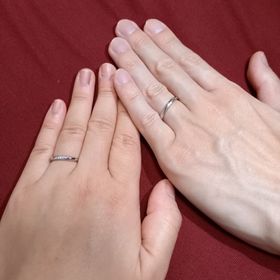 【TRECENTI(トレセンテ)の口コミ】 するりと入り、指に馴染む着け心地が良いです。内甲丸という形状の中でも…