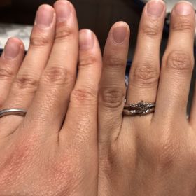 【銀座ダイヤモンドシライシの口コミ】 シンプルなデザインで、普段使いにも問題がないと思いました。また、ひね…