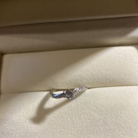 【ケイウノ ブライダル(K.UNO BRIDAL)の口コミ】 指輪のデザインとはめ心地がとても良く、これにしました。デザインはファ…