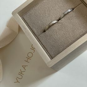 【YUKA HOJO(ユカホウジョウ)の口コミ】 指輪のデザインがそれほどかっちりしておらずカジュアルでよかった。質感…