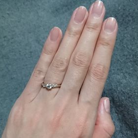 【銀座ダイヤモンドシライシの口コミ】 「細身」「ゆるやかな流線型」「セットリング」で探していましたが、1番理…