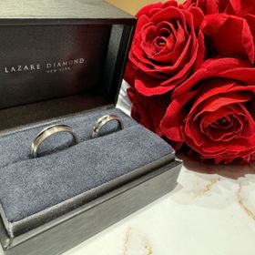 【ラザール ダイヤモンド(LAZARE DIAMOND)の口コミ】 結婚指輪を見に行く前からインターネットで調べていました。当日店頭に行…
