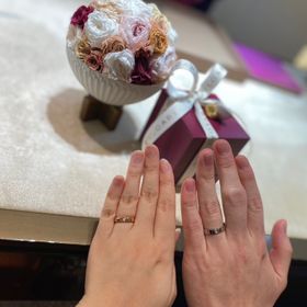 【ブルガリ(BVLGARI)の口コミ】 パーソナルカラーがイエローベースだったので、馴染みのよいピンクゴール…