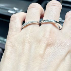 【ラザール ダイヤモンド(LAZARE DIAMOND)の口コミ】 結婚指輪を探して、ラザールダイヤモンドが8店舗目でした。

華奢で可愛ら…