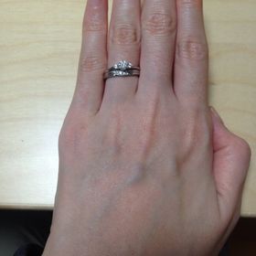 【銀座ダイヤモンドシライシの口コミ】 気に入ったデザインが固まりつつあった時に、タイミングよく店に2人で行く…