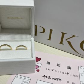 【Galopine & Galopin(ガロピーネガロパン)の口コミ】 全体的に丸みを帯びたデザインに一目惚れしました。
女性用にはダイヤが2…