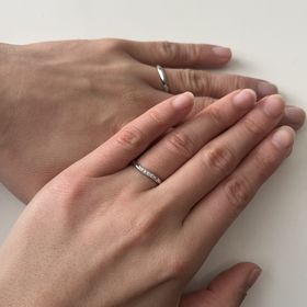 【ラザール ダイヤモンド(LAZARE DIAMOND)の口コミ】 結婚指輪は普段つけるものなのであまりダイヤがゴテゴテしてなくて嫌味じ…