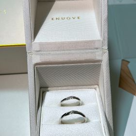 【ENUOVE(イノーヴェ)の口コミ】 付け心地がとてもいいです。
デザインが可愛いです。ダイヤモンドの輝きが…