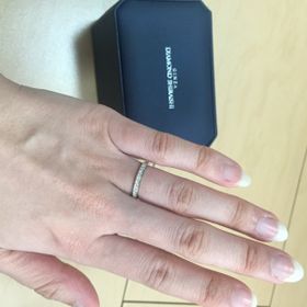 【銀座ダイヤモンドシライシの口コミ】 ダイヤモンドの輝きが素敵だったのでこちらに決めました。婚約指輪がとて…