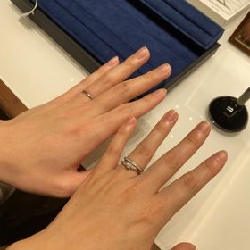 【4℃ BRIDAL(ヨンドシーブライダル)の口コミ】 指輪のデザインは、男性はシンプルなデザインで普段使いできそうなもの、…