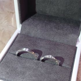 【BIJOUPIKO(ビジュピコ)の口コミ】 男性用。比較的シンプルで普段付けていても邪魔にならないデザイン。
表面…