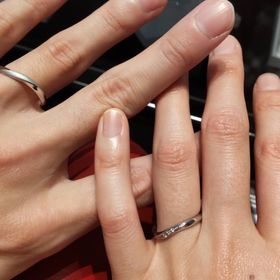 【銀座ダイヤモンドシライシの口コミ】 ウェーブでダイヤモンドが埋め込まれているデザインにあこがれがあり、選…