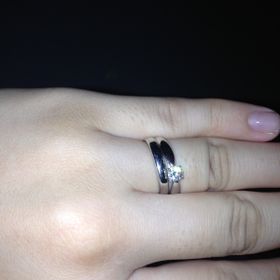 【ティファニー(Tiffany & Co.)の口コミ】 シンプルだけども、輝きが違う気がするので。シンプル可愛く、マリッジリ…