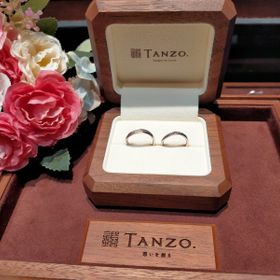 【TANZO.(鍛造指輪)の口コミ】 デザインや色へのこだわりがあり、念願のピンクダイヤの指輪にしていただ…
