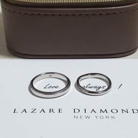 【ラザール ダイヤモンド(LAZARE DIAMOND)の口コミ】 自分の指輪(ジョイス)はミル打ちの細かさが特徴です。
他ブランドのミル打…