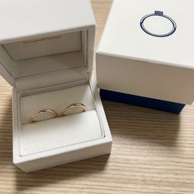 【Galopine & Galopin(ガロピーネガロパン)の口コミ】 細いけど存在感のあるデザインで、肌馴染みの良いピンクゴールドです！普…