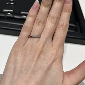 【ラザール ダイヤモンド(LAZARE DIAMOND)の口コミ】 婚約指輪と結婚指輪を重ね付けしたく、ハーフエタニティと重ね付けして似…