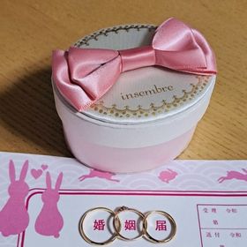 【insembre(インセンブレ)の口コミ】 シンプルで男女問わずつけれる。女性にはダイヤがついていて、とても綺麗…