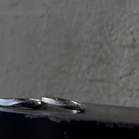 【ichi(イチ)の口コミ】 デザイン、素材、加工方法、色など様々な部分で自分たちの好みのものにで…