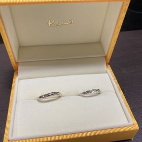 【ケイウノ ブライダル(K.UNO BRIDAL)の口コミ】 シンプルで上品な指輪に出会うことができました、2色も迷いましたが、全て…