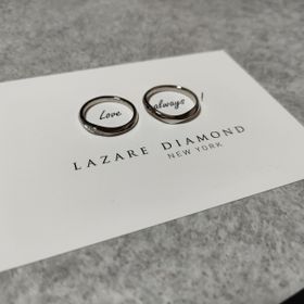 【ラザール ダイヤモンド(LAZARE DIAMOND)の口コミ】 程よいボリュームで指が華奢で綺麗に見え、とても気に入っています。また…