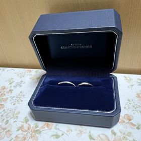 【銀座ダイヤモンドシライシの口コミ】 シンプルなデザインで、着け心地も良く、日常的に着用できる点。
また、ア…