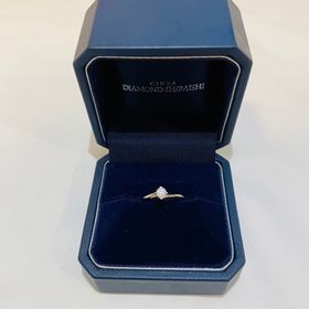 【銀座ダイヤモンドシライシの口コミ】 結婚指輪の形がある程度決まっていたので、指輪を重ね付けしたときに主張…