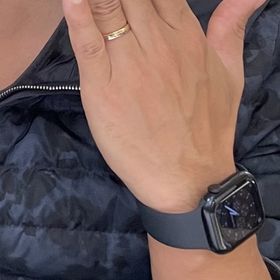 【ラザール ダイヤモンド(LAZARE DIAMOND)の口コミ】 デザインがオシャレで飽きがなくずっとつけてられる指輪です。シルバーと…