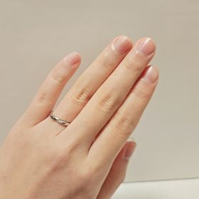 【アイプリモ(I-PRIMO)の口コミ】 シンプルですがかわいいデザインで気に入っています。
緩やかなカーブがと…