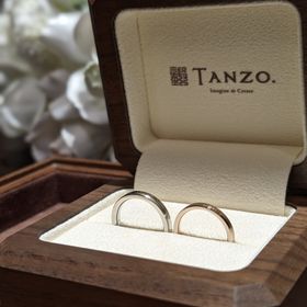 【TANZO.(鍛造指輪)の口コミ】 デザインに妥協なく、こだわりや好きなポイントを詰め込めて作りました。
…
